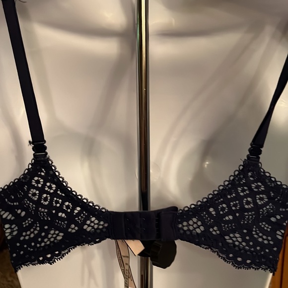 Victoria’s Secret Pink Dream Angel Wear Everywhere Lined Push Up Bra Size 32D - Picture 3 of 4